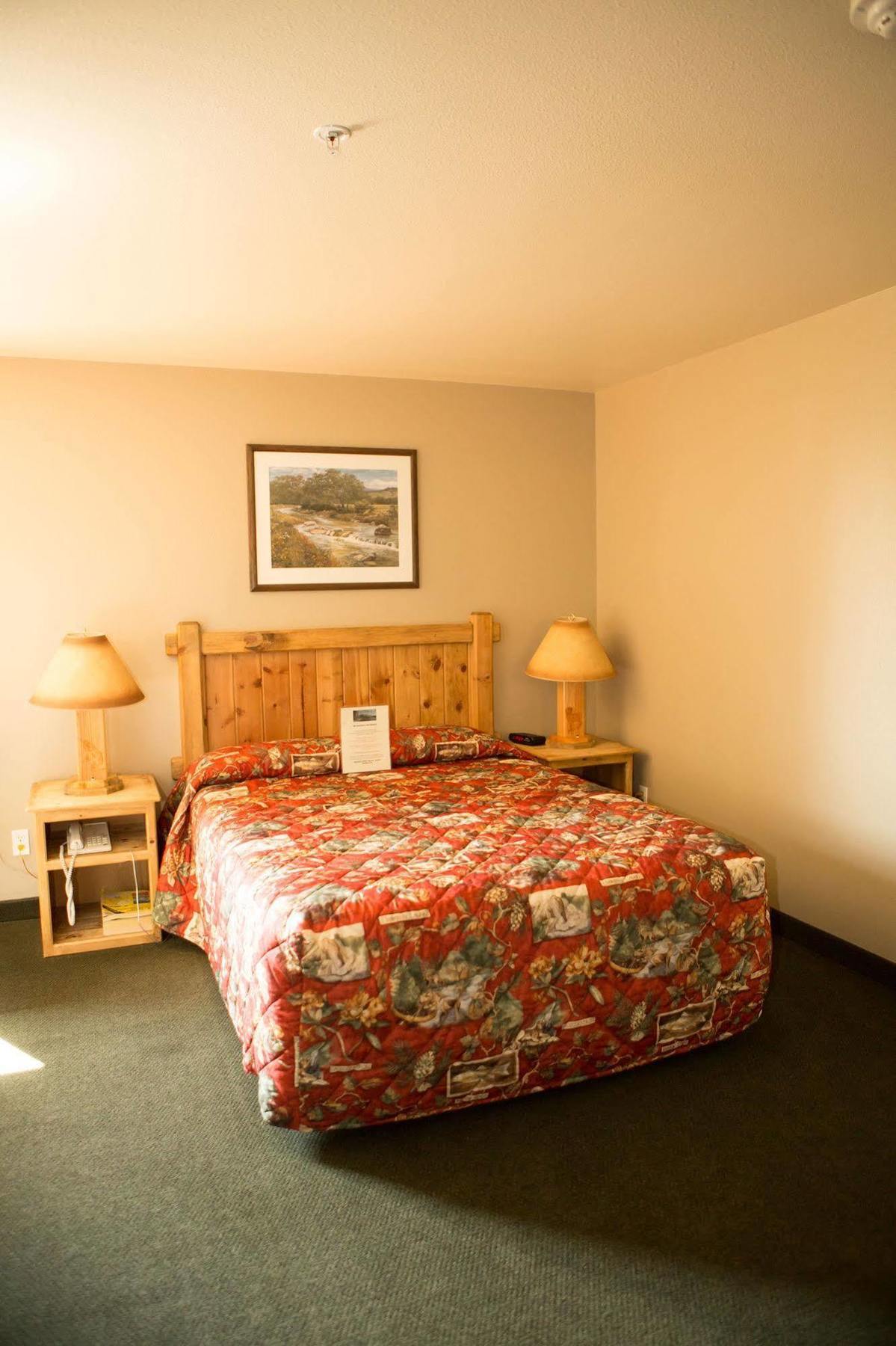 Boulder Creek Inn Donnelly Exterior foto
